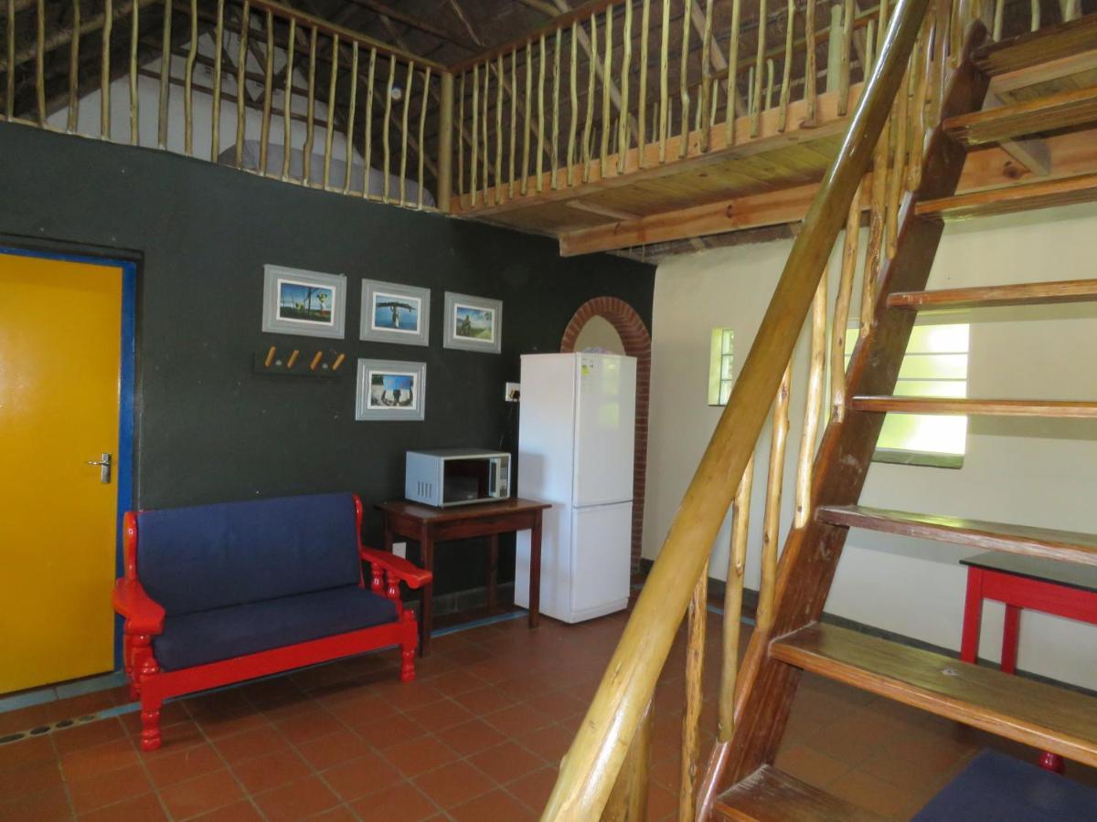 Coffee Shack Adventure Backpackers & Self-Catering Vandrehjem Coffee Bay Eksteriør billede